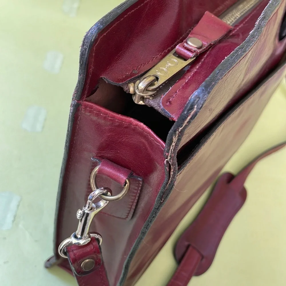 Vintage 90’s burgundy leather laptop bag